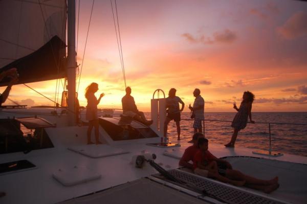 Sunset Dinner Cruise to Phromthep Cape